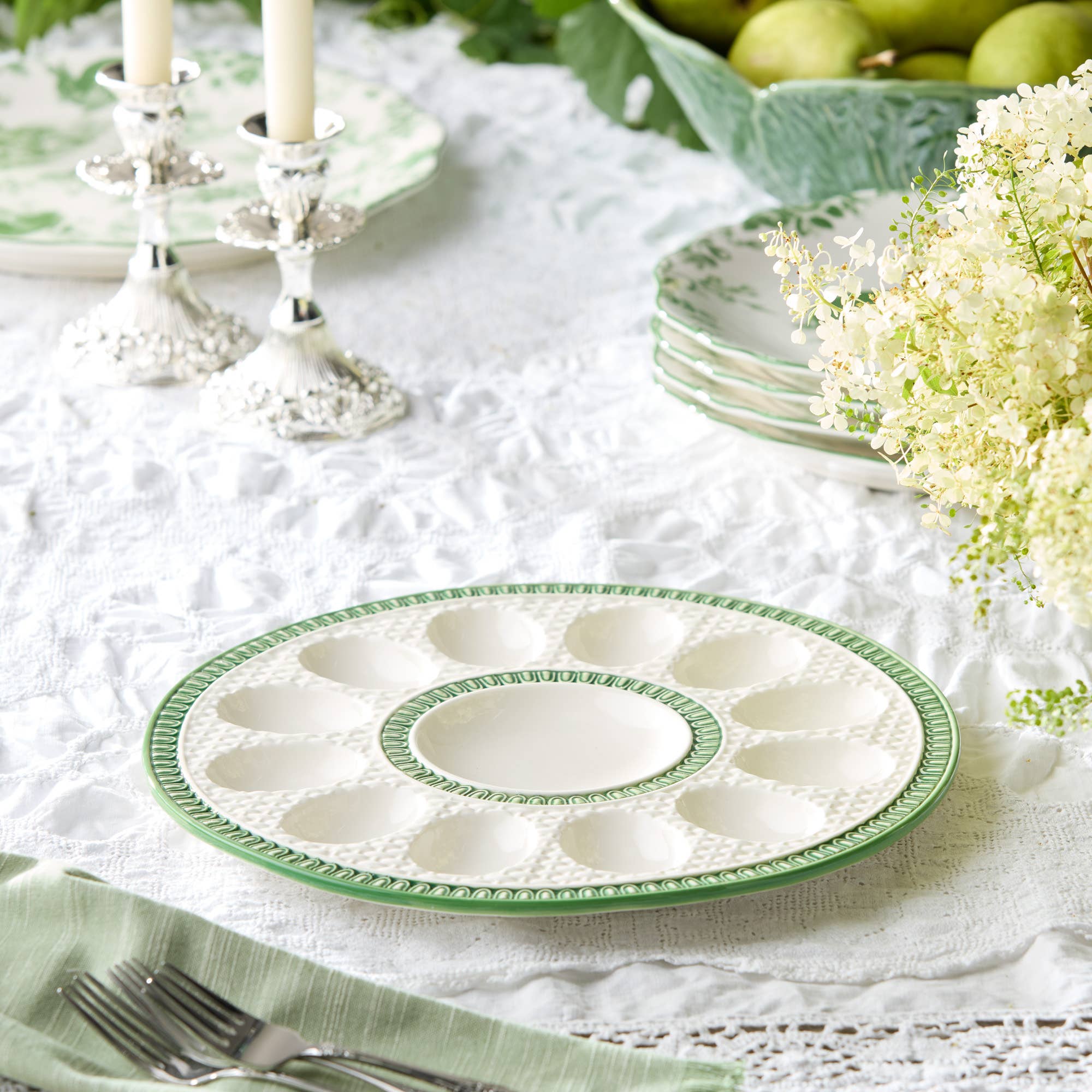 Le Jardin Embossed Rattan Egg Plate