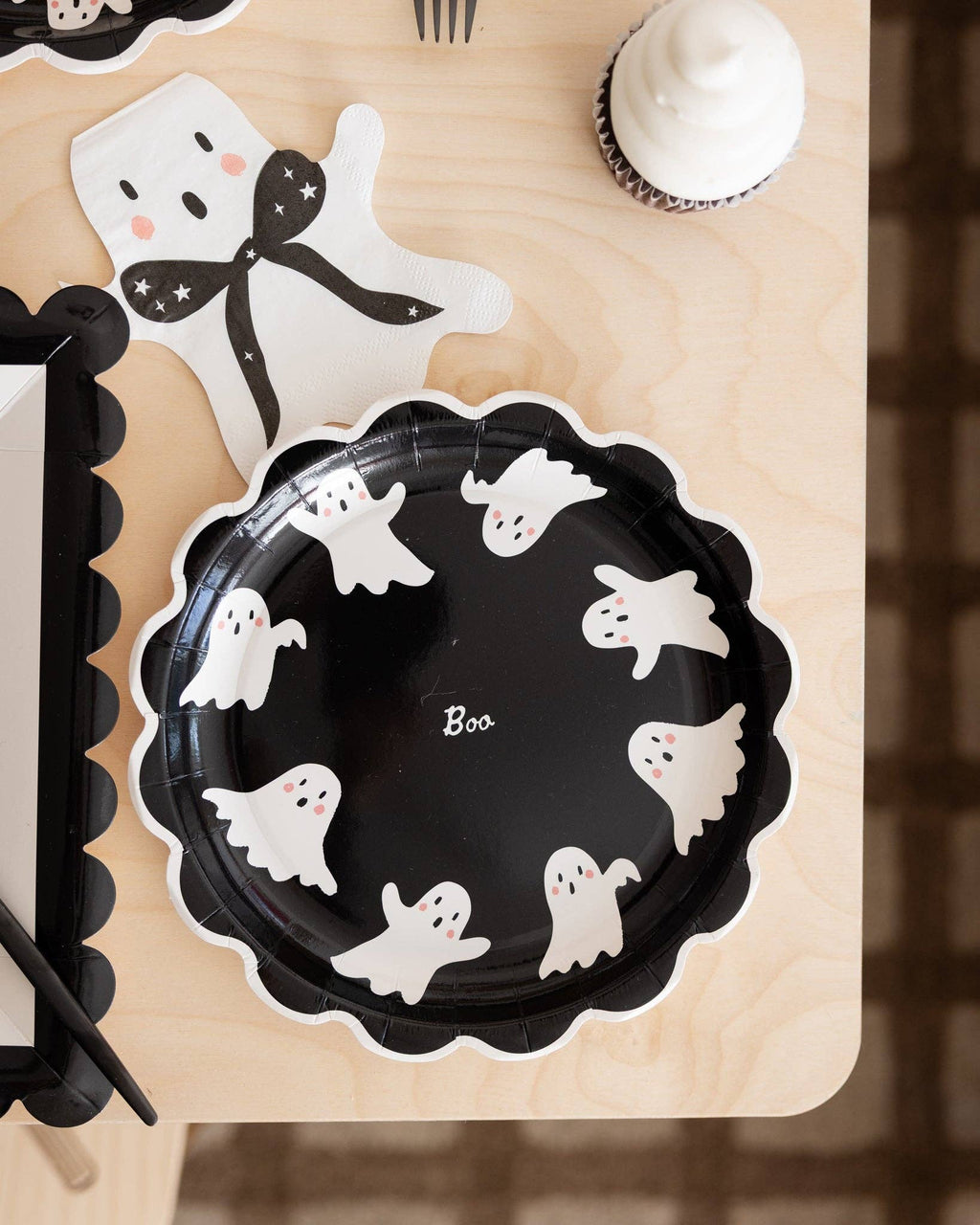 Booquette Ghosts 8" Plate