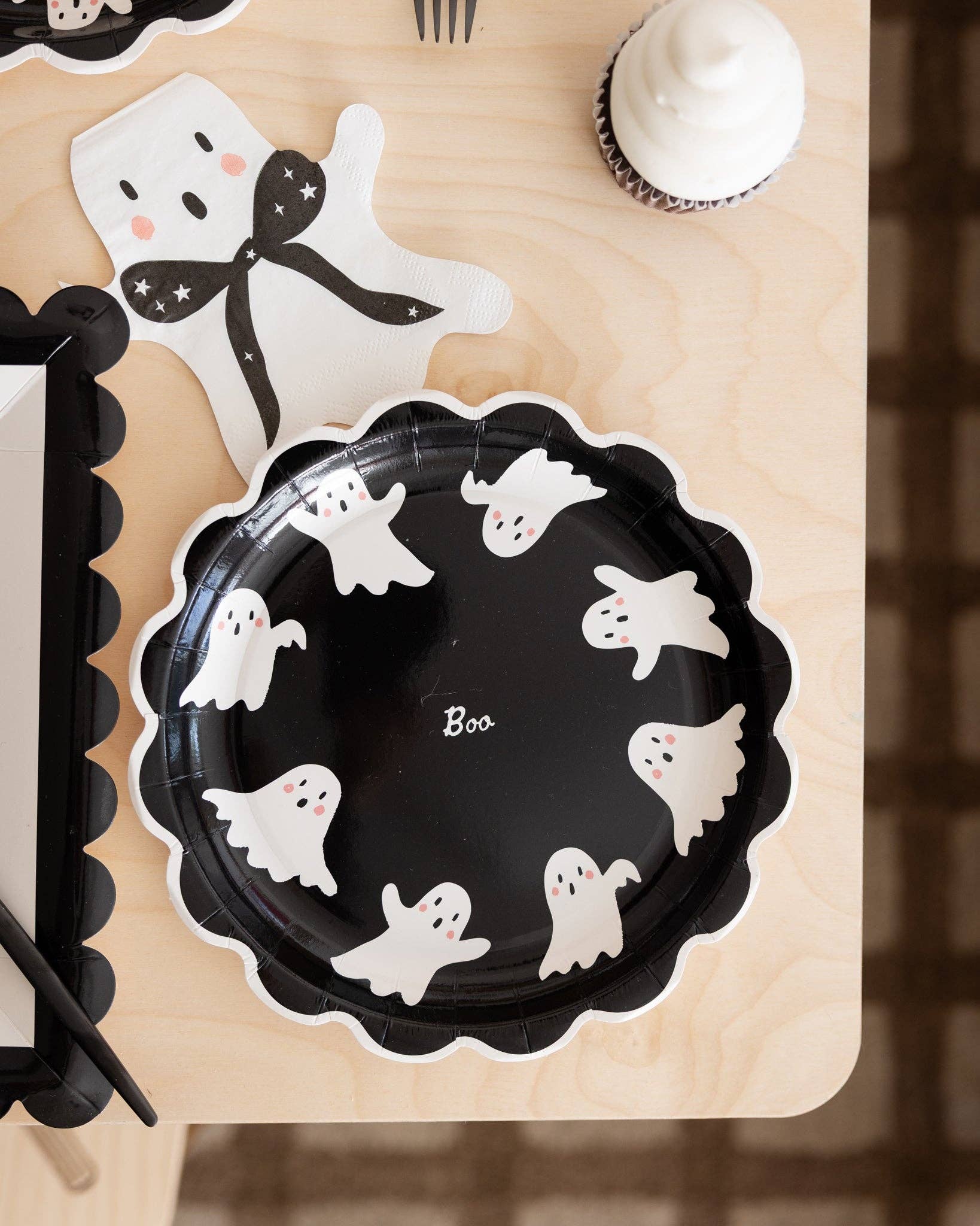 Booquette Ghosts 8" Plate