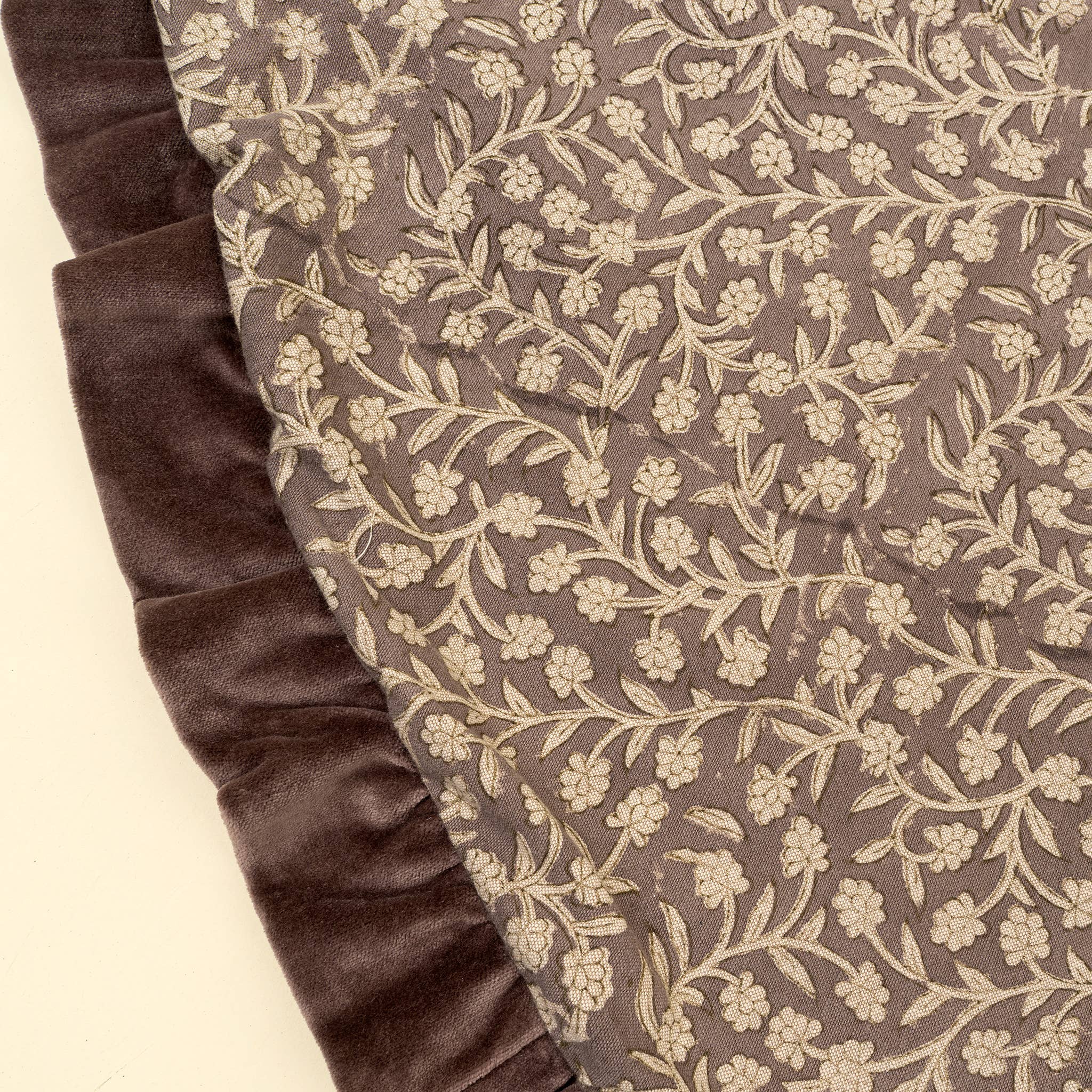 Wildvine Velvet Ruffle Tree Skirt, Heather