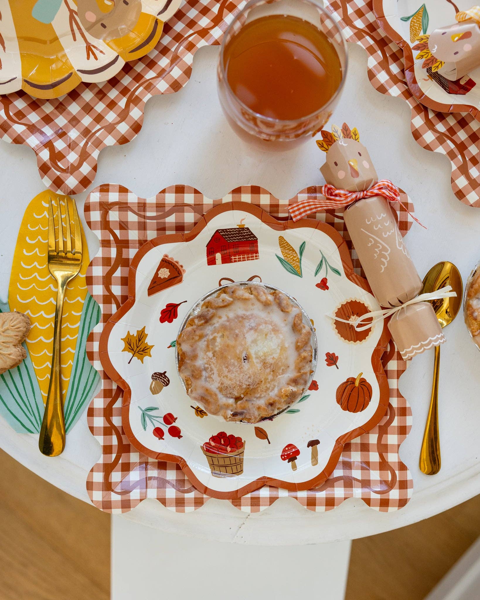 Rust Gingham Scalloped Sq. Paper Plates