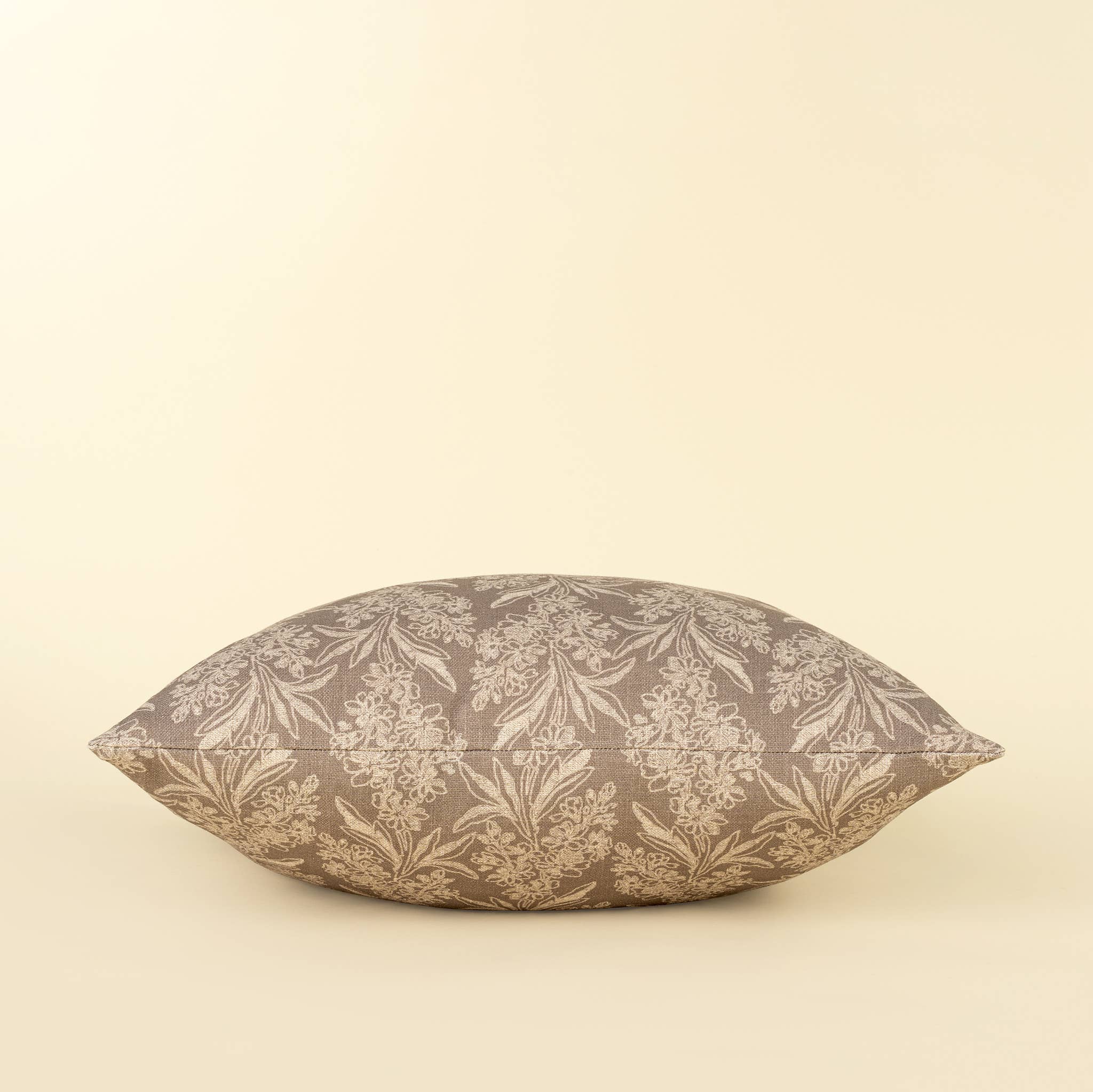 20x20 Clover Pillow