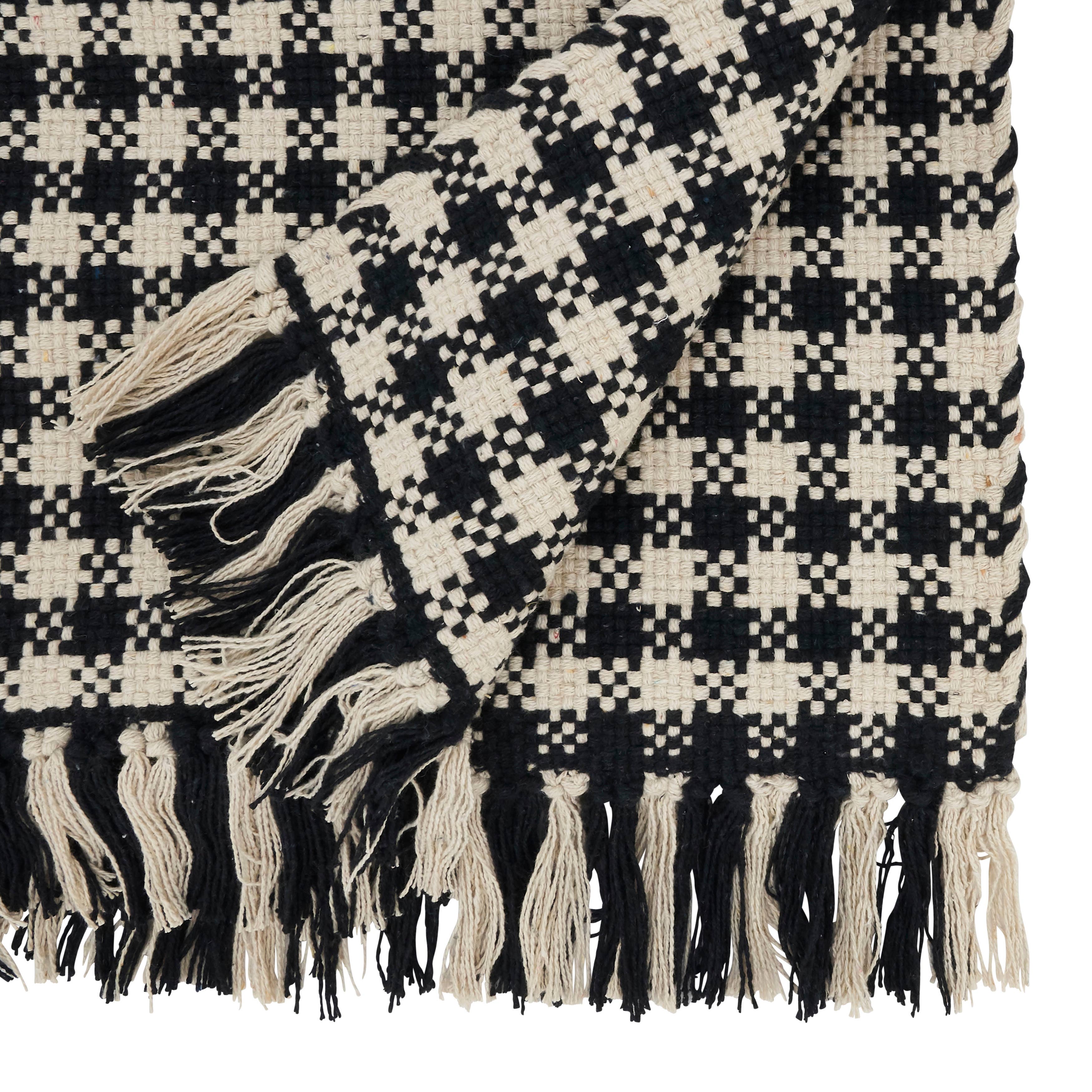 Classic Houndstooth Fringe Table Runner