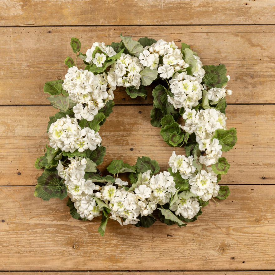 22" White Geranium Wreath
