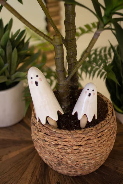 Lg Ceramic Ghost Plant Sticks
