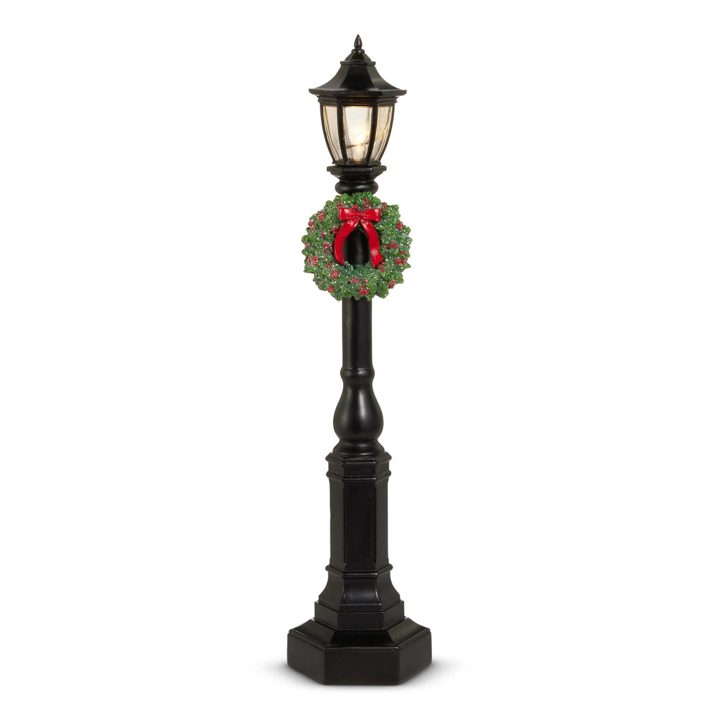 Blk. Lamp Post W. Red Bow Wreath
