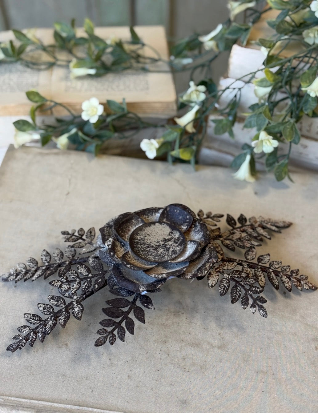 Botanica Holder