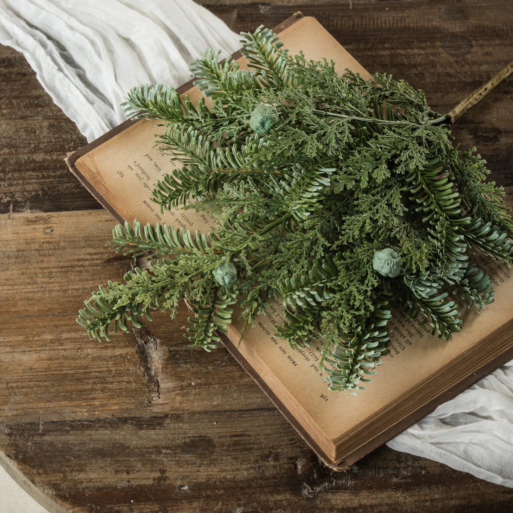 16" Cedar & Hemlock Pick