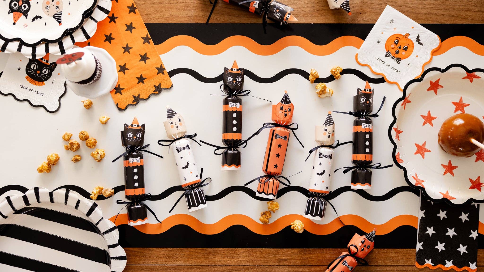 Vintage Characters Party Crackers