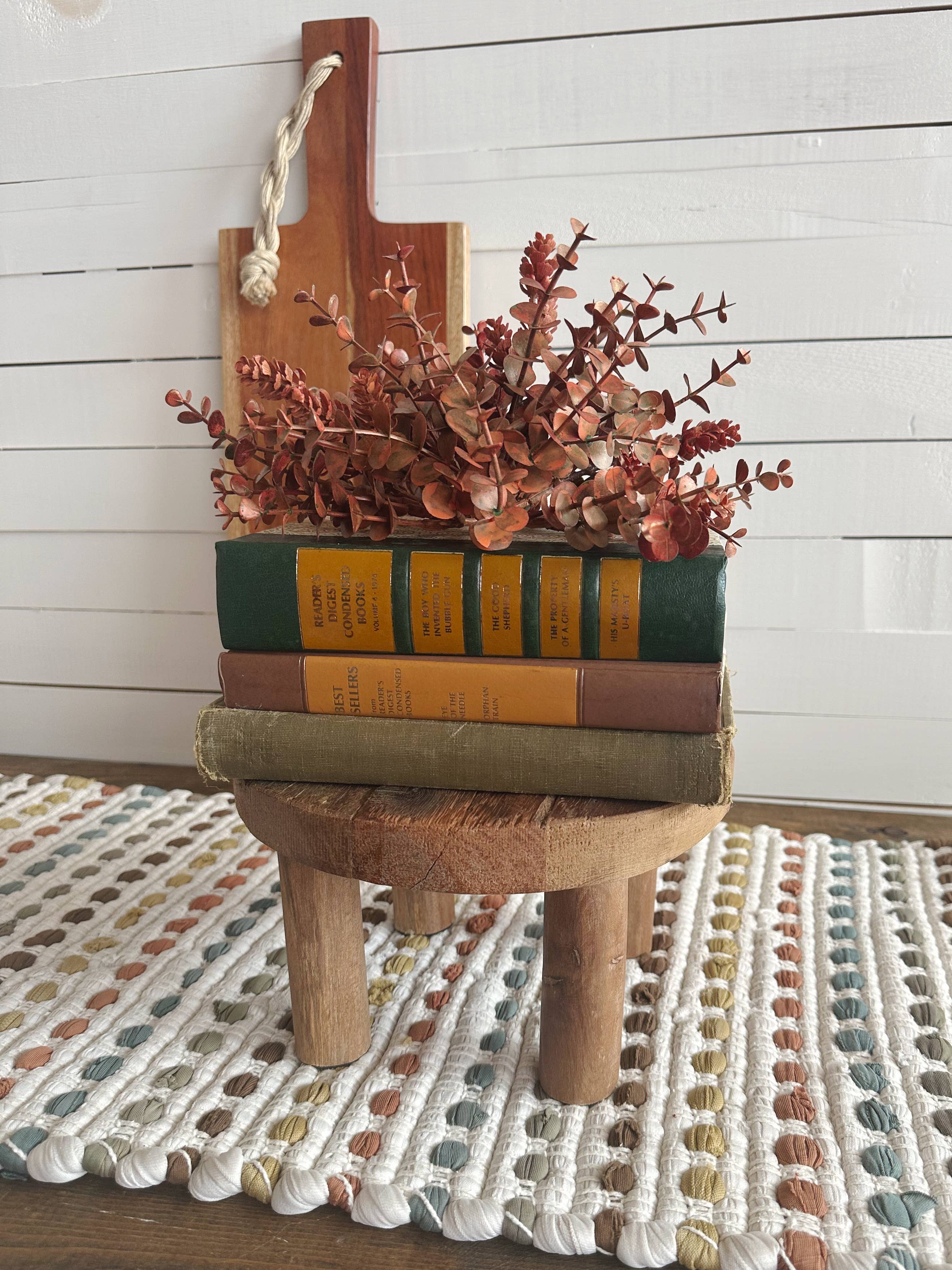 Round Stool Pedestal