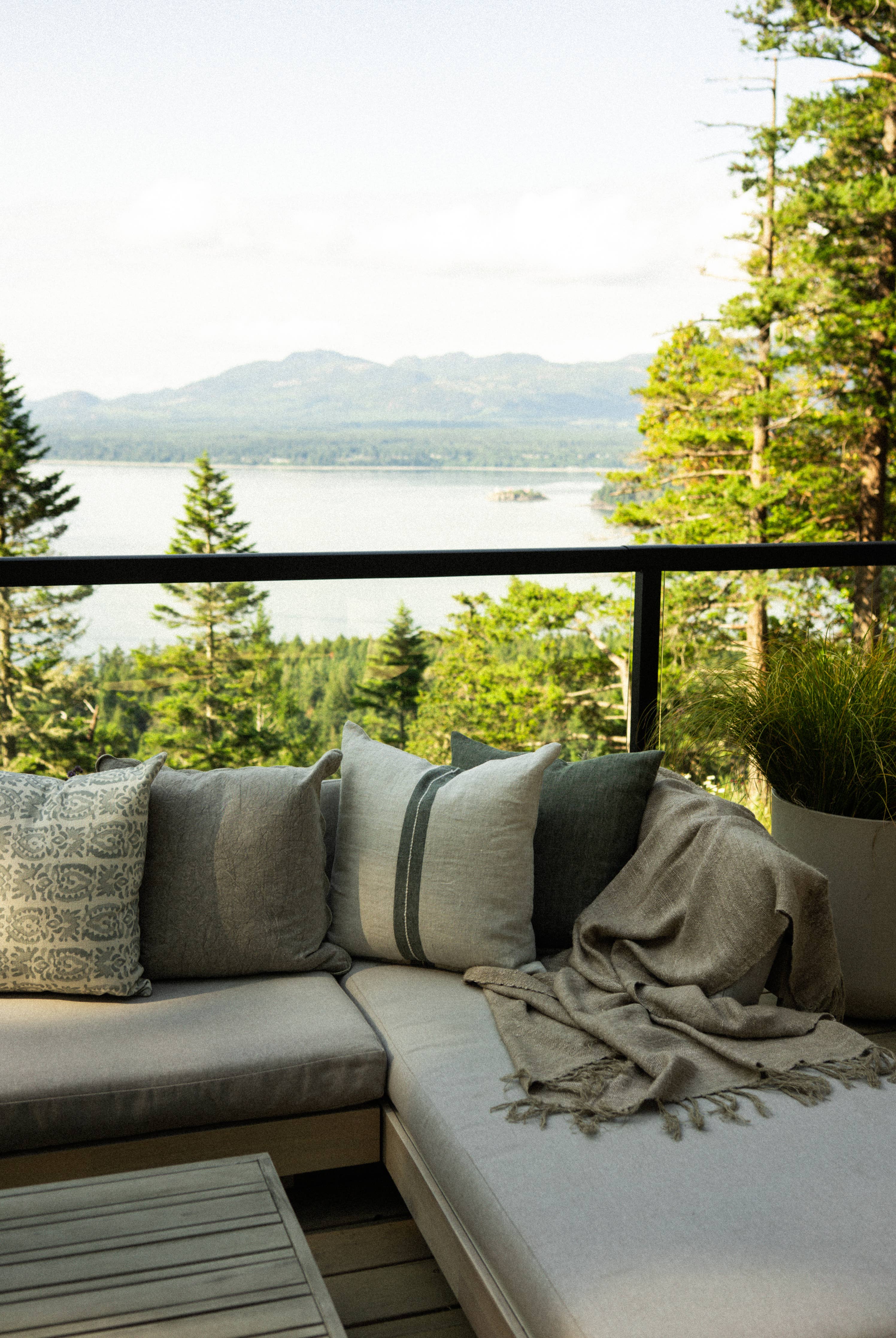 20x20 Emmett Linen Pillow, Natural