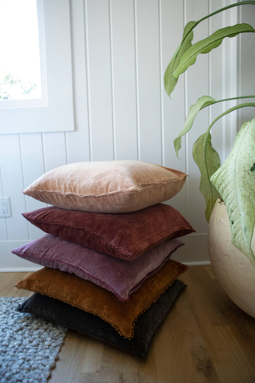 Mauve Velvet Pillow With Poms - 22"x22
