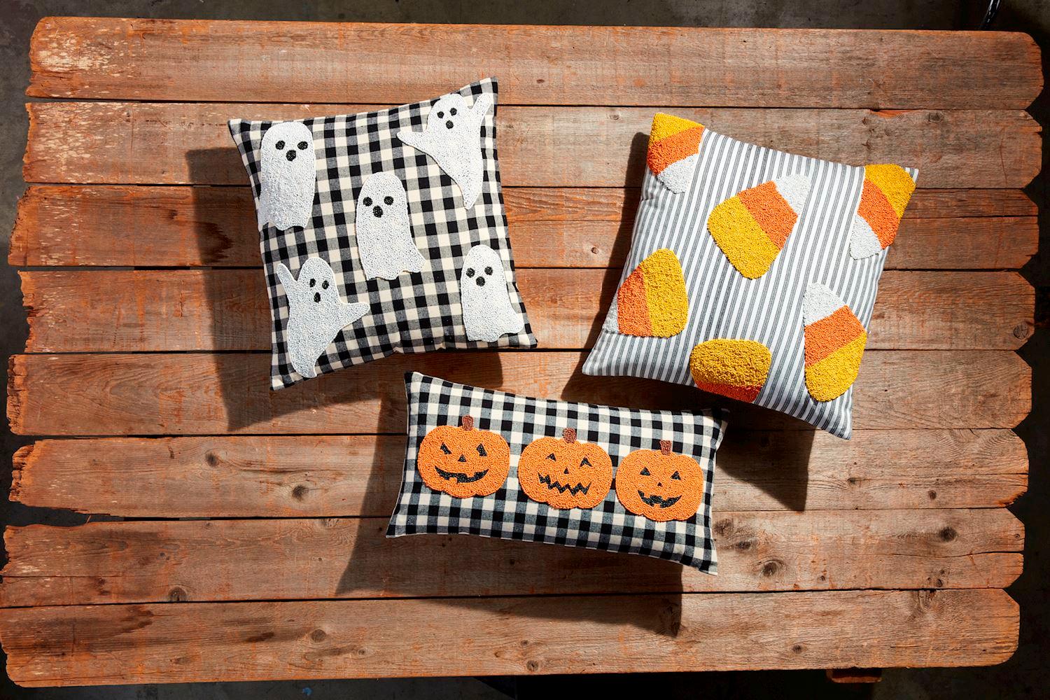 Ghost Beaded Halloween Pillow