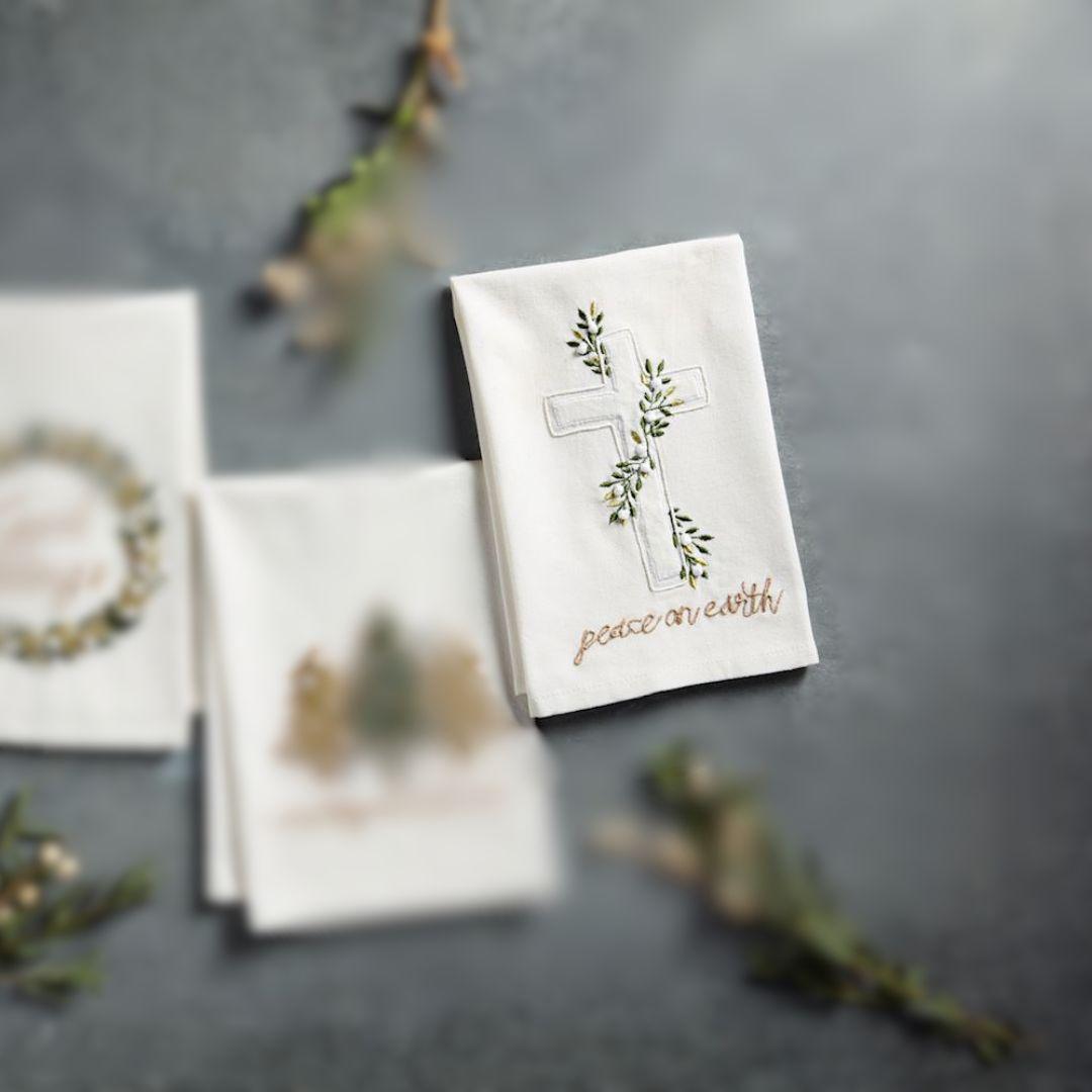 White Christmas Velvet Appliqué Towel - Cross Style