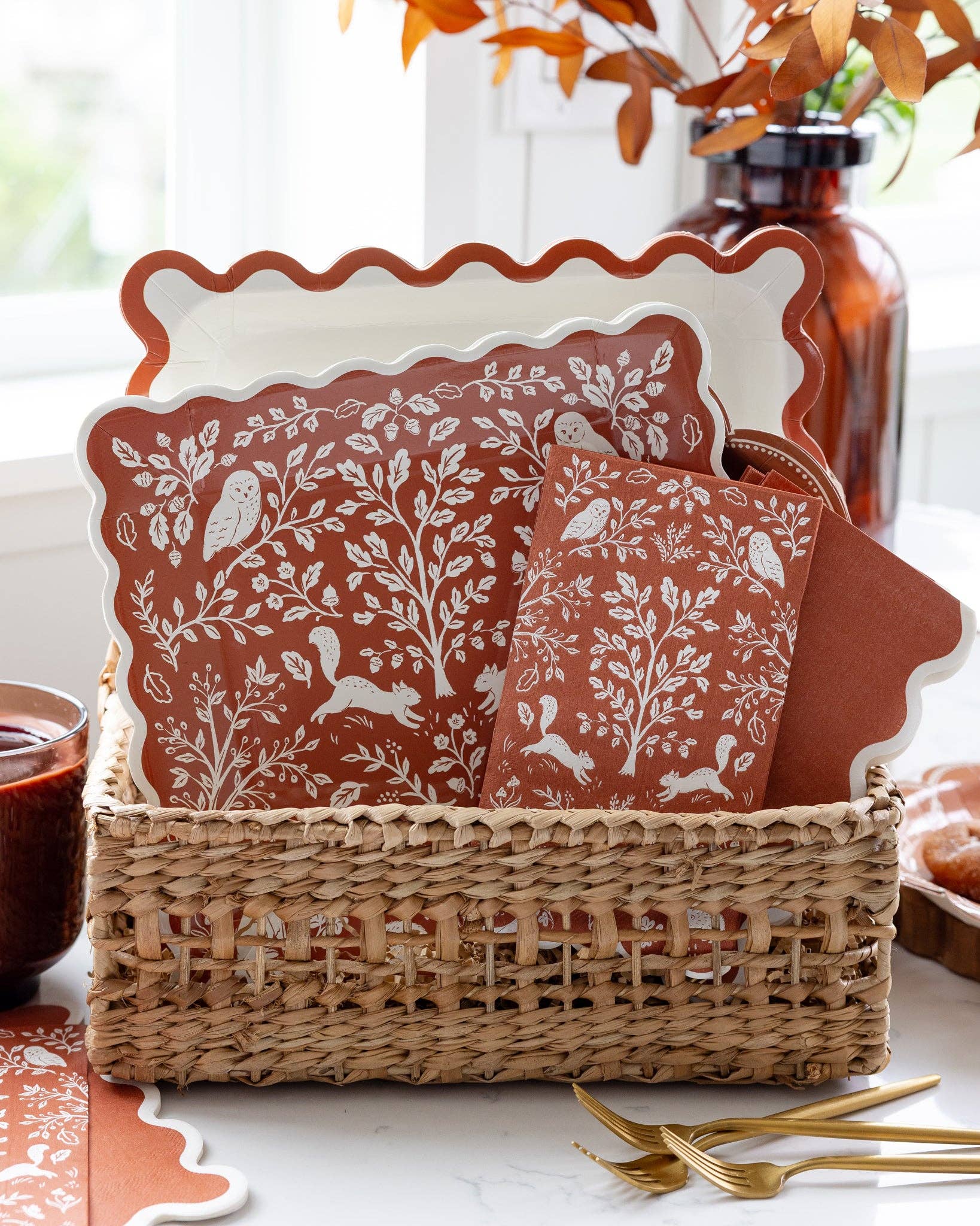 WDT1342 - Acorn Grove Square Paper Plates