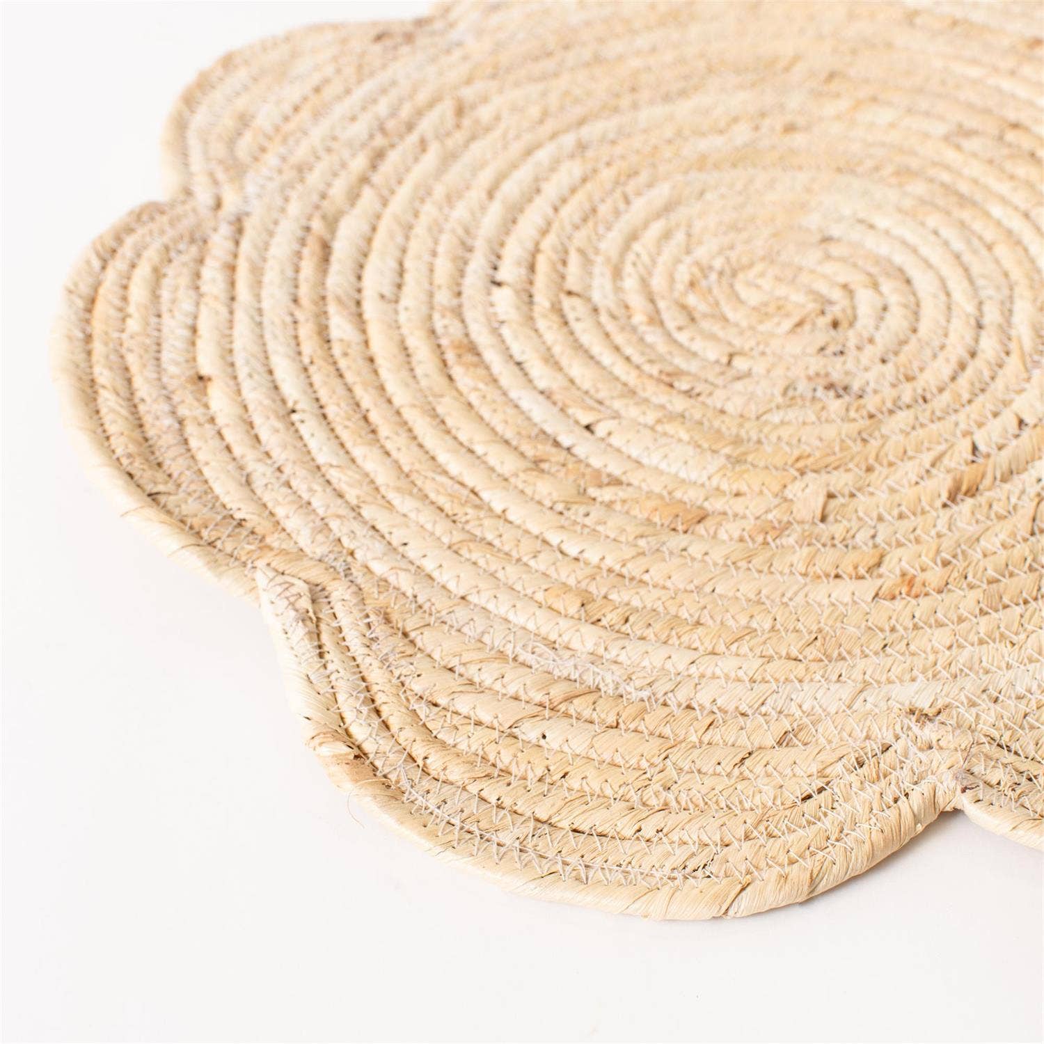 Scalloped Natural Seagrass Charger