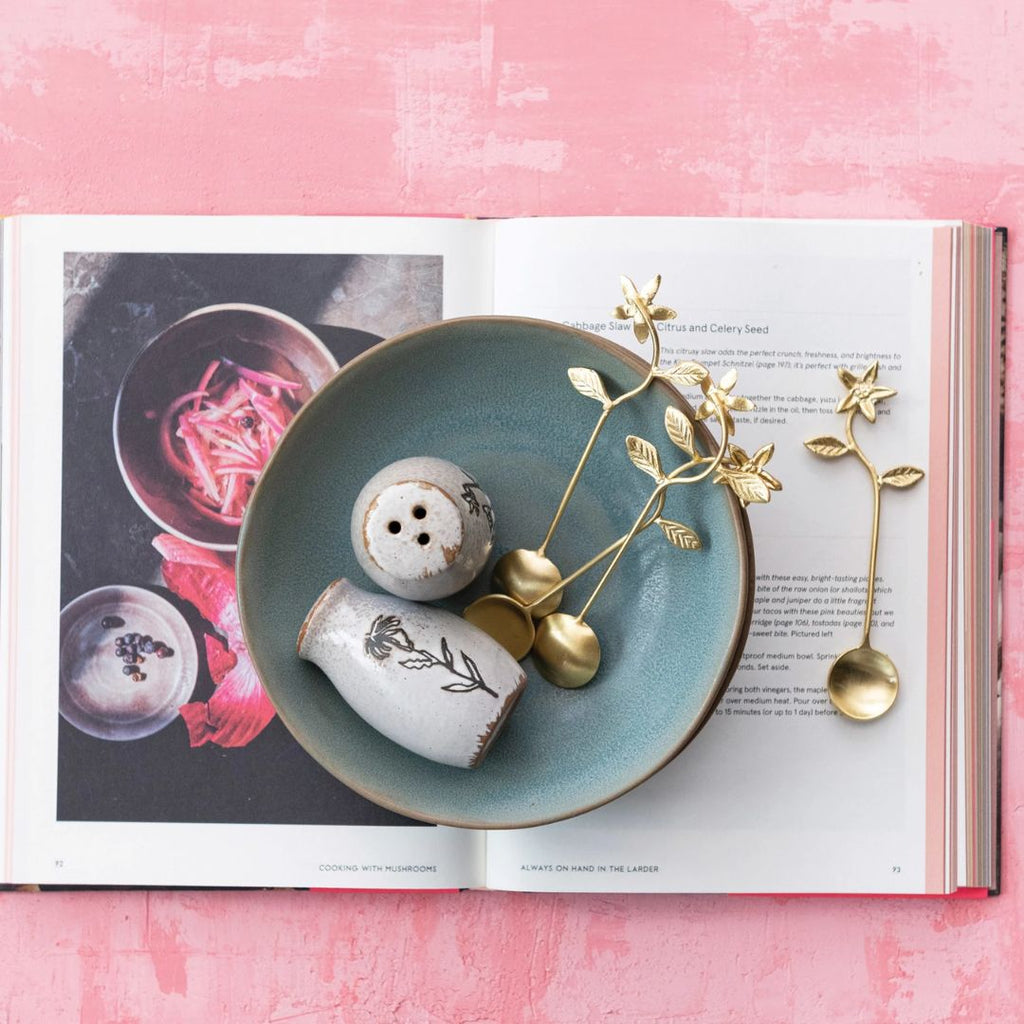 Gold Spoons with Flower Handles – Set of 4 in Drawstring Bag