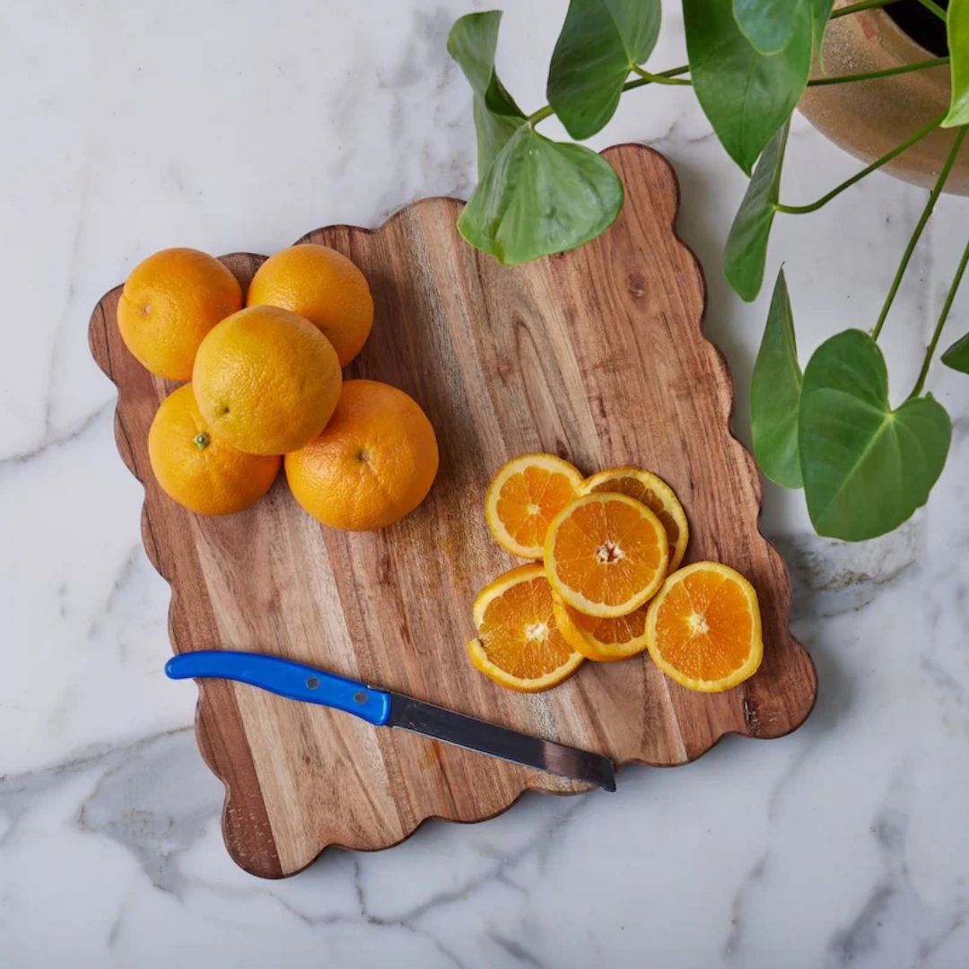 Square Scalloped Wooden Cutting Board - Medium
