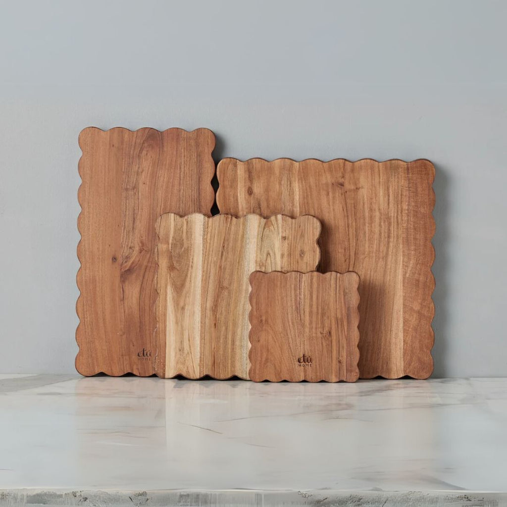 Square Scalloped Wooden Cutting Board - Medium