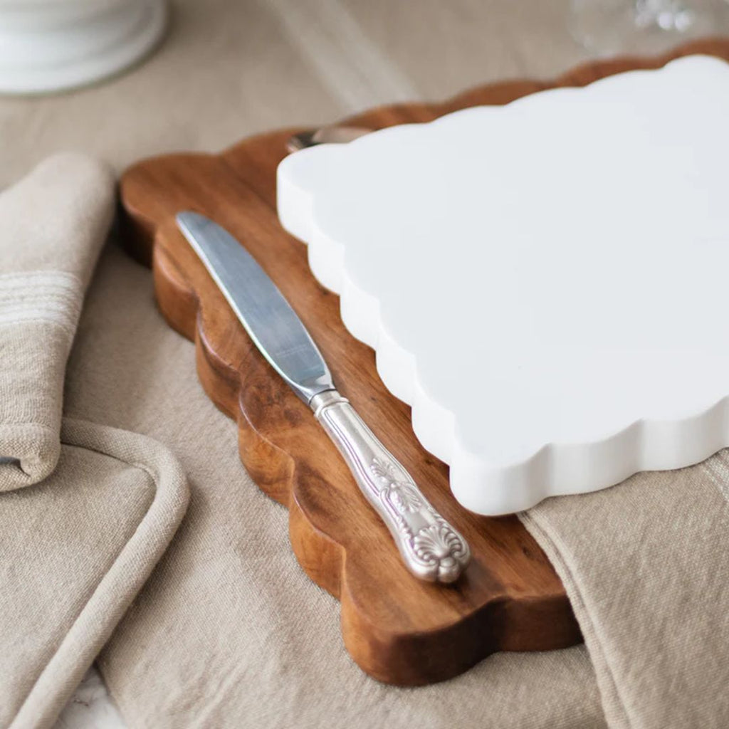 Square Scalloped Wooden Cutting Board - Medium