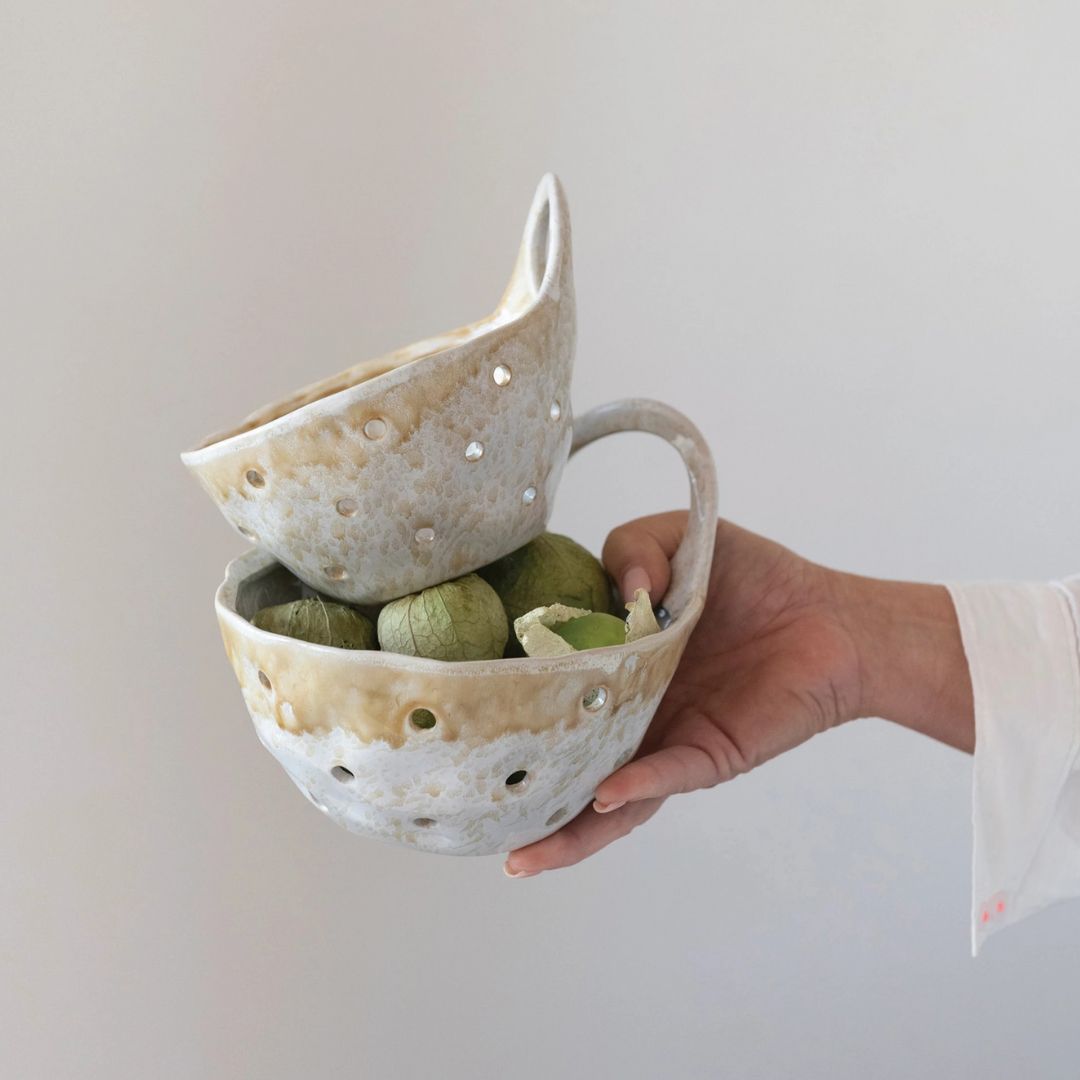 Stoneware Colander With Handles – Beige